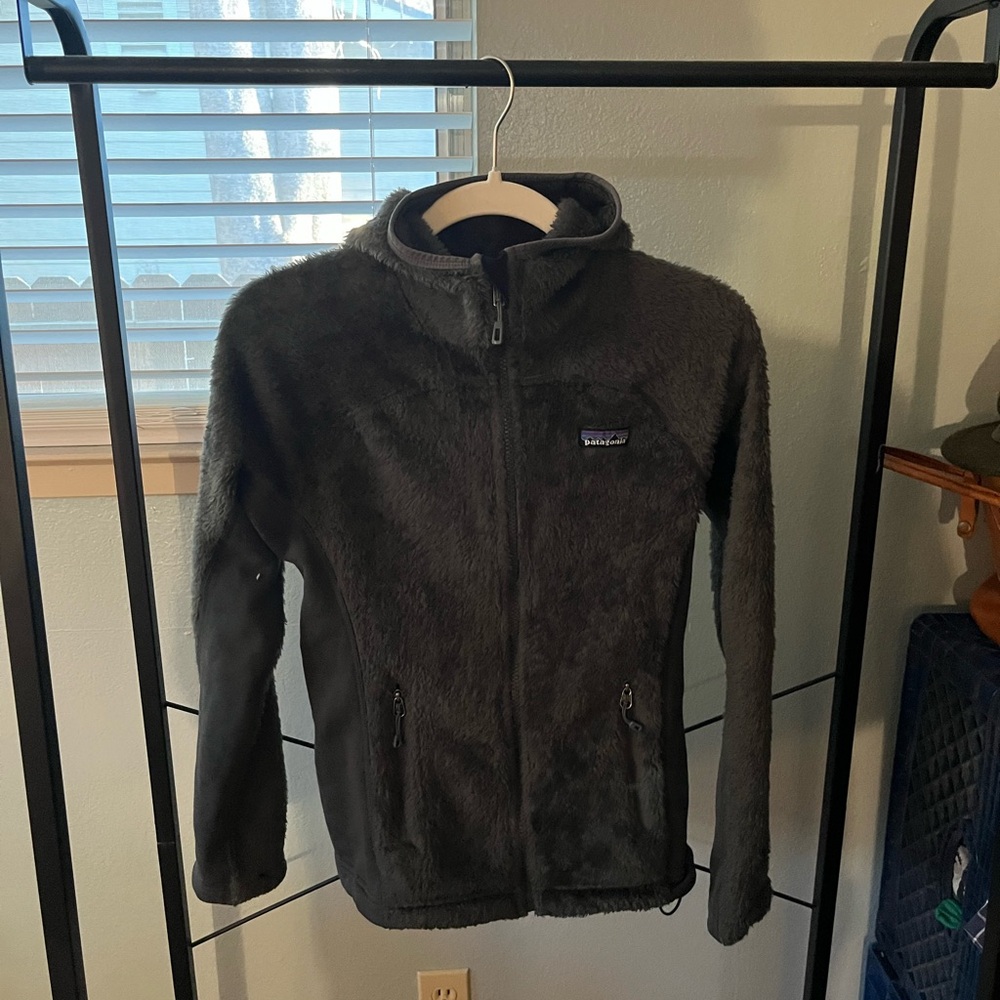 Patagonia Women’s Dark Gray R3 Fleece Jacket with Zip Hood